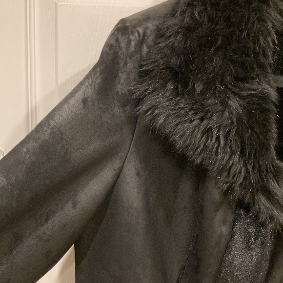 Skea, a luxury skiwear and lifestyle brand, size 10 women’s jacket. - Picture 8 of 16